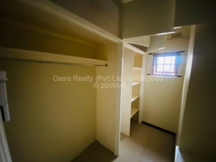 Townhouse/Cluster to Rent in Newlands, Harare