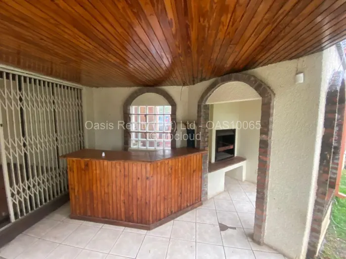 Townhouse/Cluster to Rent in Newlands, Harare