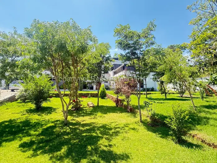 5 Bedroom House for Sale in Carrick Creagh Estate, Harare