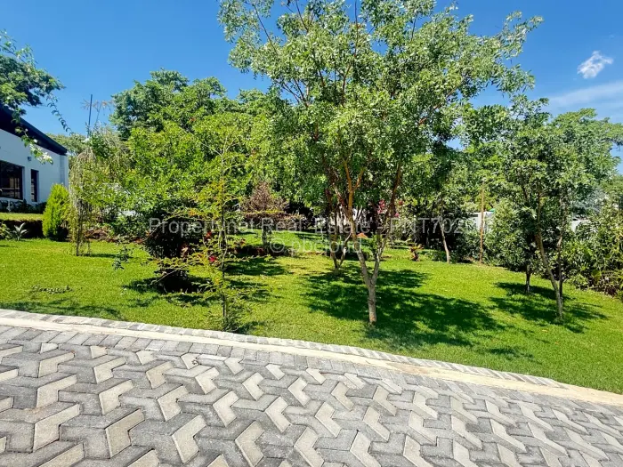 5 Bedroom House for Sale in Carrick Creagh Estate, Harare