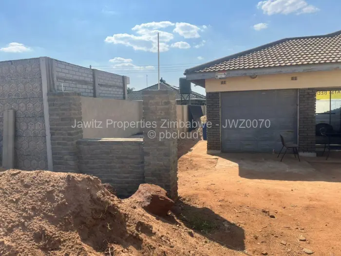 4 Bedroom House for Sale in Madokero Estates, Harare
