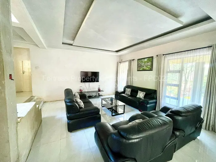 6 Bedroom House for Sale in Glen Lorne, Harare