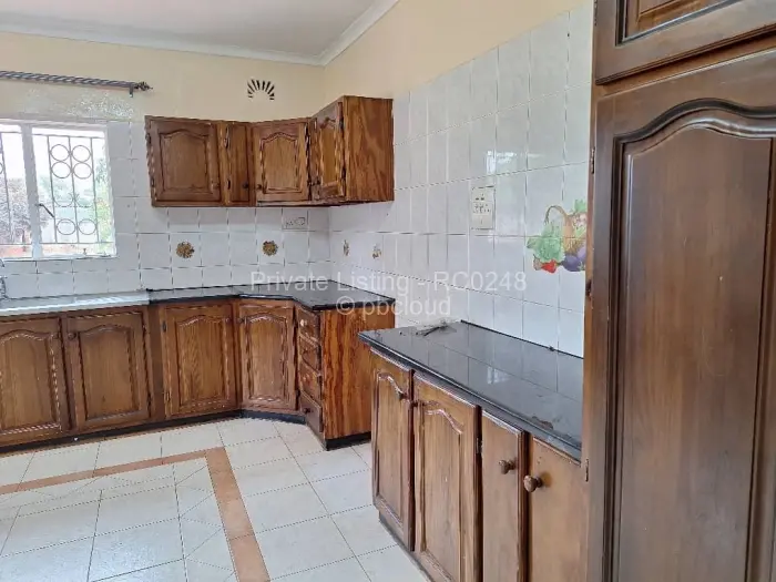 5 Bedroom House to Rent in Vainona, Harare