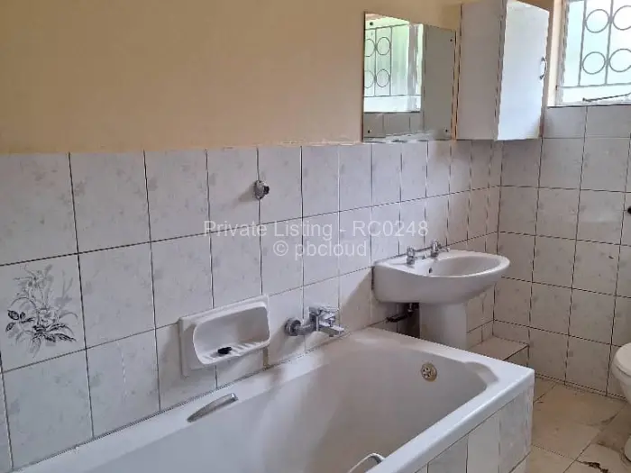 5 Bedroom House to Rent in Vainona, Harare