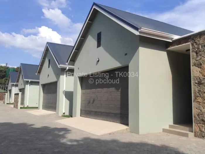 Townhouse/Cluster to Rent in Borrowdale West, Harare