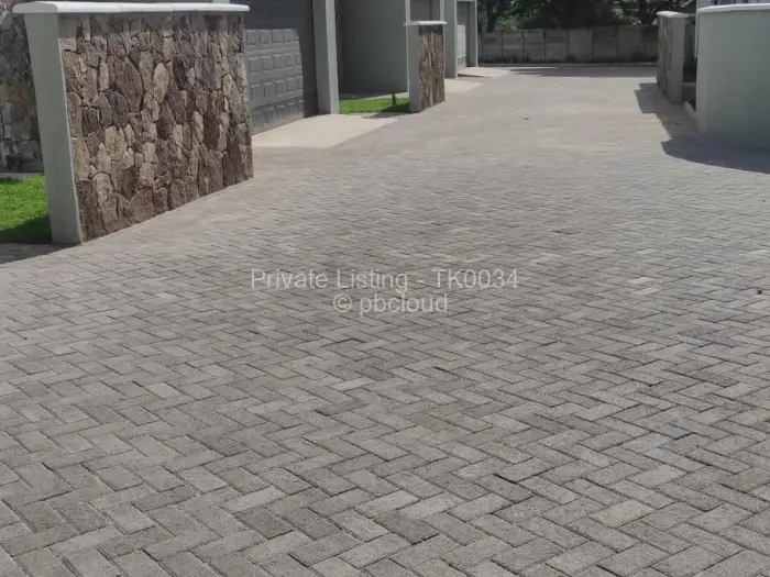 Townhouse/Cluster to Rent in Borrowdale West, Harare