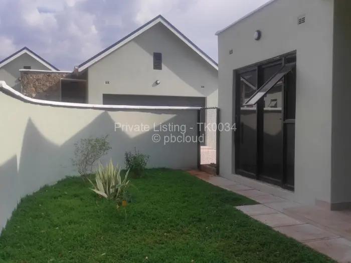 Townhouse/Cluster to Rent in Borrowdale West, Harare
