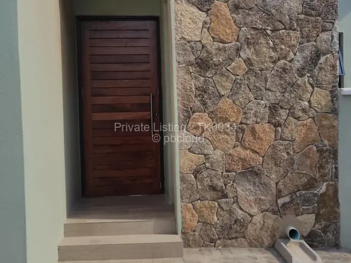 Townhouse/Cluster to Rent in Borrowdale West, Harare