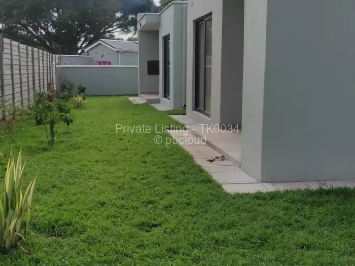 Townhouse/Cluster to Rent in Borrowdale West, Harare