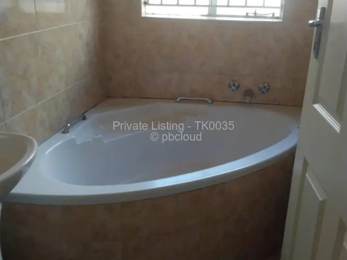 Townhouse/Cluster to Rent in Greendale, Harare