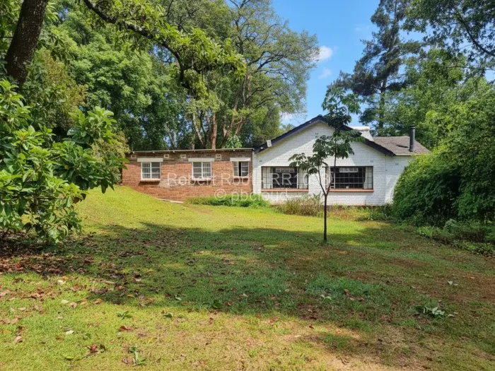 8 Bedroom House for Sale in Glen Lorne, Harare