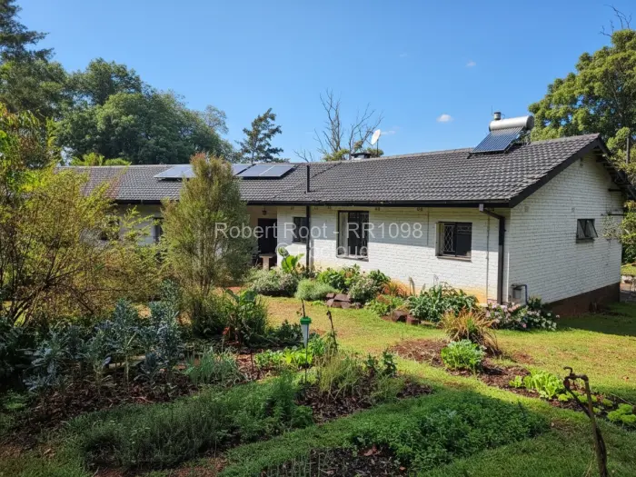 8 Bedroom House for Sale in Glen Lorne, Harare