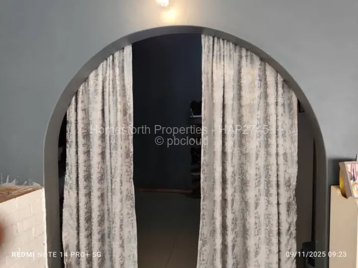 6 Bedroom House to Rent in Mandara, Harare