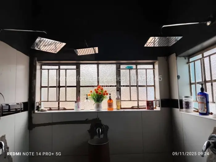 6 Bedroom House to Rent in Mandara, Harare