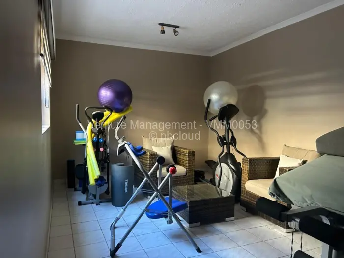 6 Bedroom House to Rent in Glen Lorne, Harare