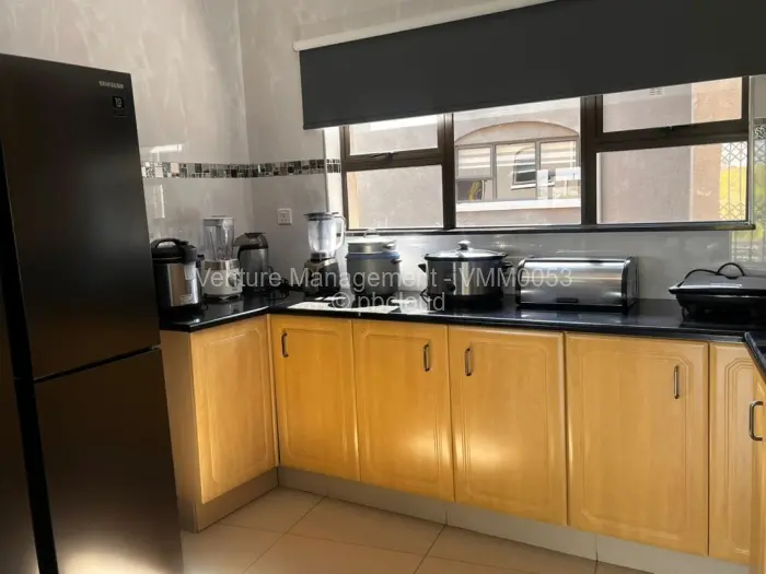 6 Bedroom House to Rent in Glen Lorne, Harare
