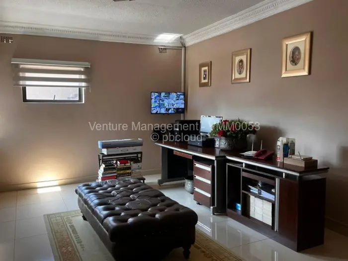 6 Bedroom House to Rent in Glen Lorne