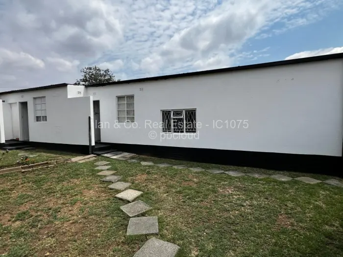 4 Bedroom House for Sale in Woodlands, Bulawayo