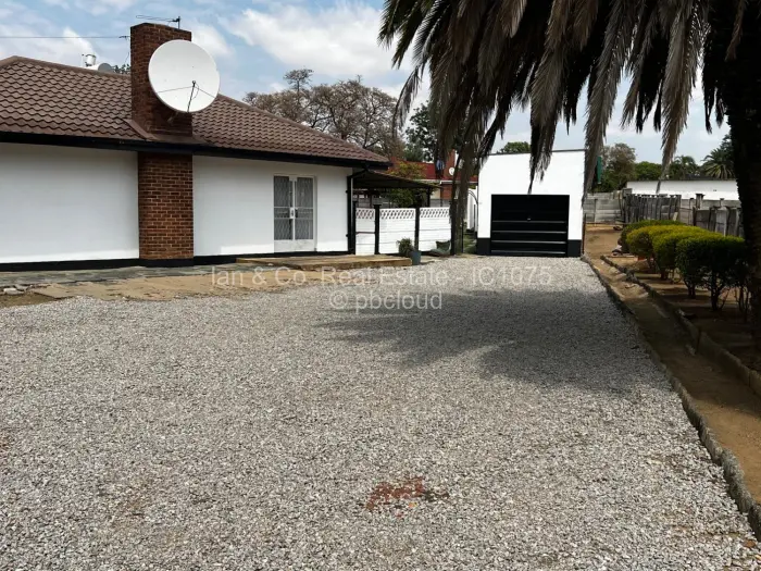 4 Bedroom House for Sale in Woodlands, Bulawayo