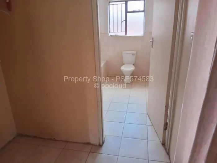 3 Bedroom House to Rent in Mainway Meadows, Harare
