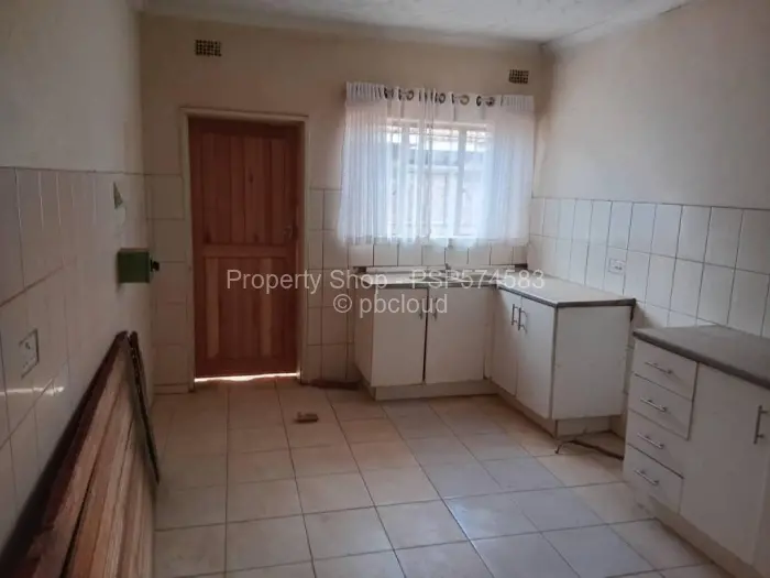 3 Bedroom House to Rent in Mainway Meadows, Harare