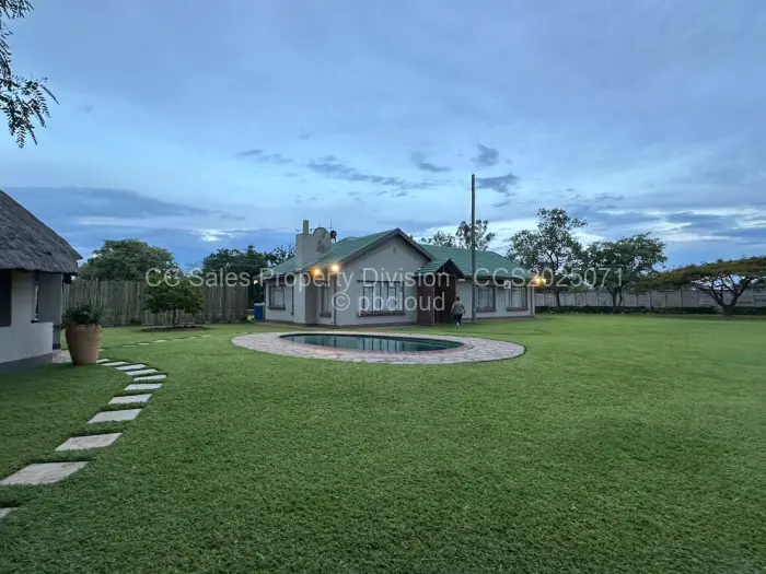 4 Bedroom House for Sale in Burnside, Bulawayo