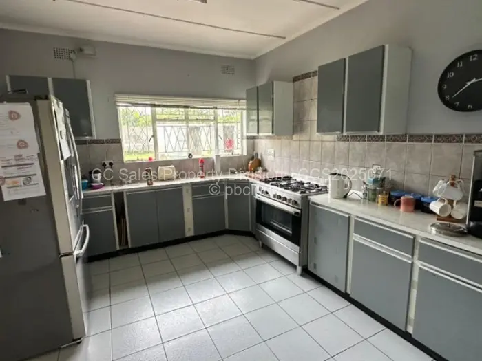 4 Bedroom House for Sale in Burnside, Bulawayo