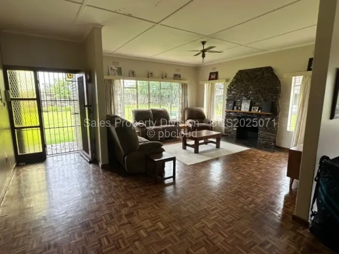 4 Bedroom House for Sale in Burnside, Bulawayo
