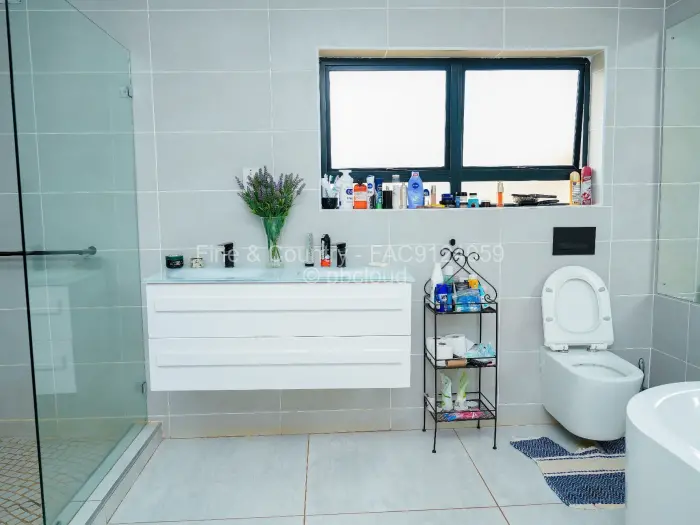 5 Bedroom House for Sale in Shawasha Hills, Harare