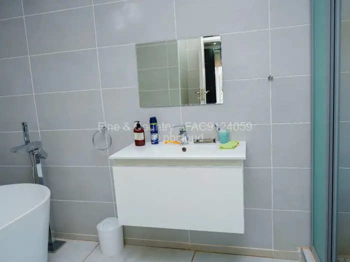 5 Bedroom House for Sale in Shawasha Hills, Harare