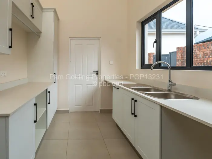 Townhouse/Cluster to Rent in Avondale, Harare