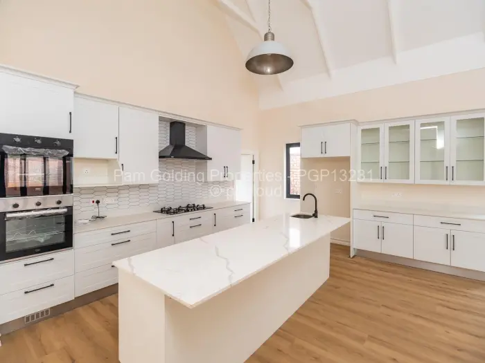 Townhouse/Cluster to Rent in Avondale, Harare