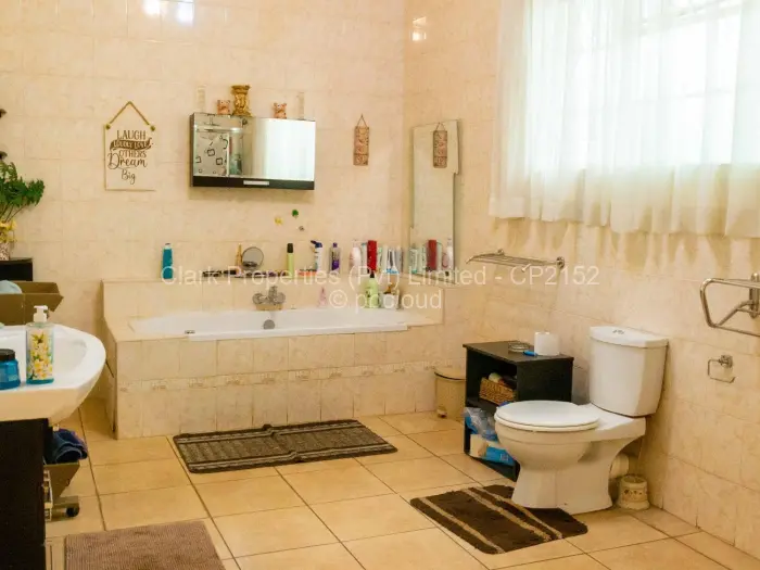 6 Bedroom House for Sale in Chisipite, Harare