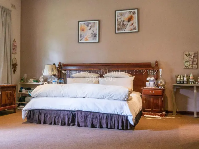 6 Bedroom House for Sale in Chisipite, Harare