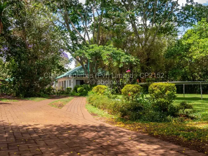 6 Bedroom House for Sale in Chisipite, Harare