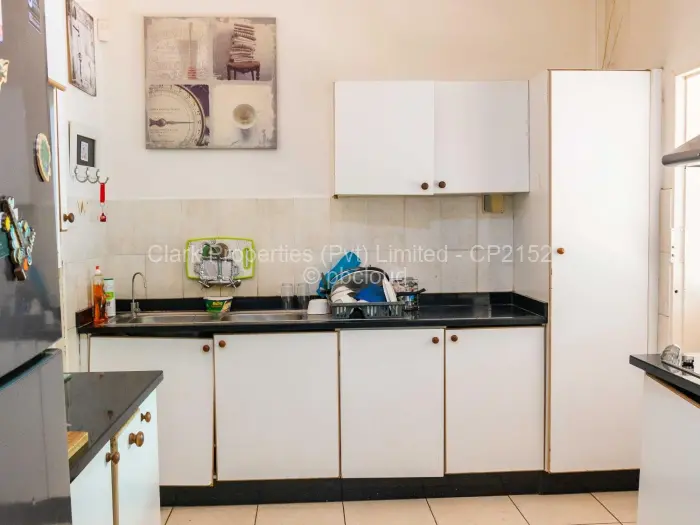 6 Bedroom House for Sale in Chisipite, Harare