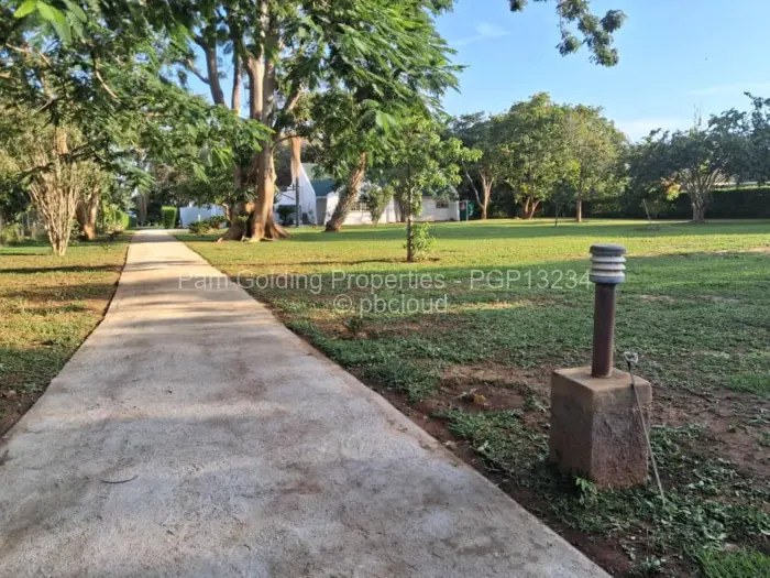 3 Bedroom House for Sale in Mazvikadei, Mazvikadei