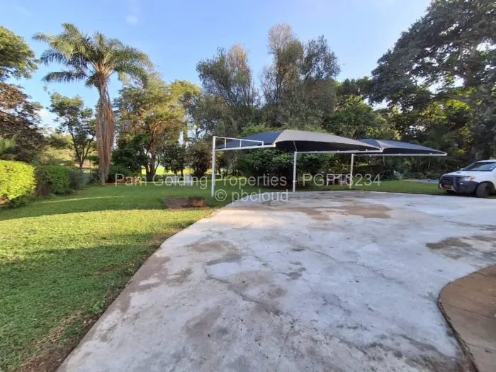 3 Bedroom House for Sale in Mazvikadei, Mazvikadei