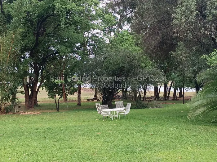 3 Bedroom House for Sale in Mazvikadei, Mazvikadei