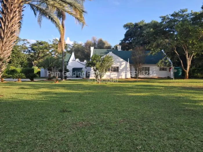 3 Bedroom House for Sale in Mazvikadei, Mazvikadei