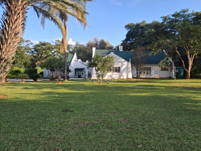 3 Bedroom House for Sale in Mazvikadei, Mazvikadei