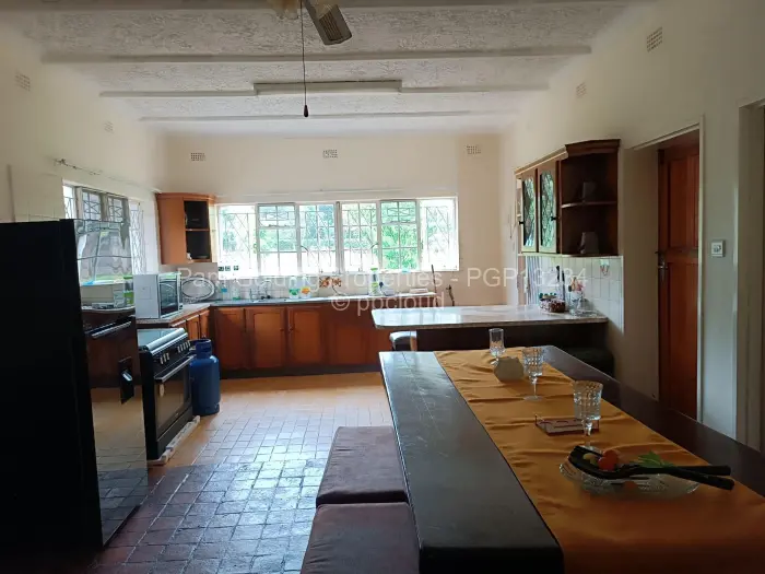 3 Bedroom House for Sale in Mazvikadei, Mazvikadei