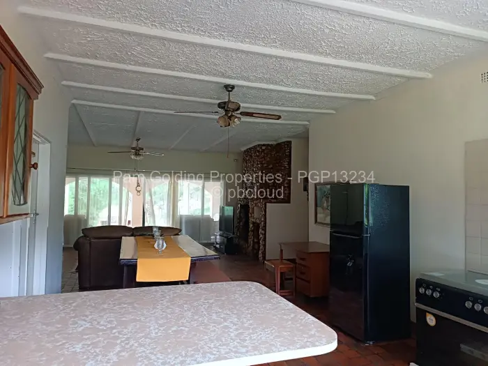 3 Bedroom House for Sale in Mazvikadei, Mazvikadei