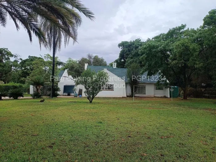 3 Bedroom House for Sale in Mazvikadei, Mazvikadei