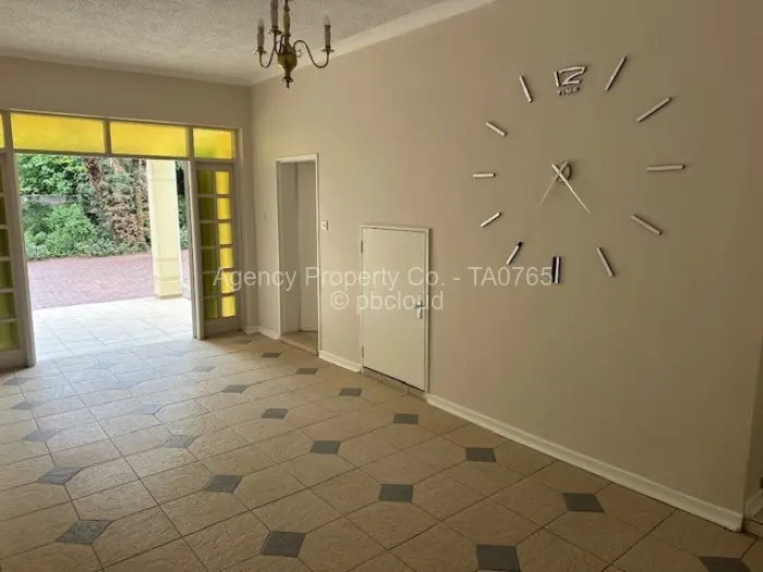 6 Bedroom House to Rent in Highlands, Harare