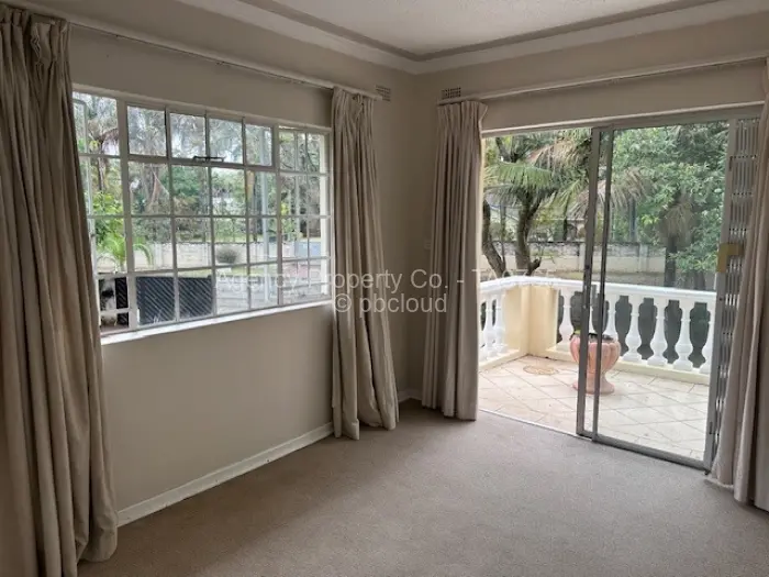 6 Bedroom House to Rent in Highlands, Harare