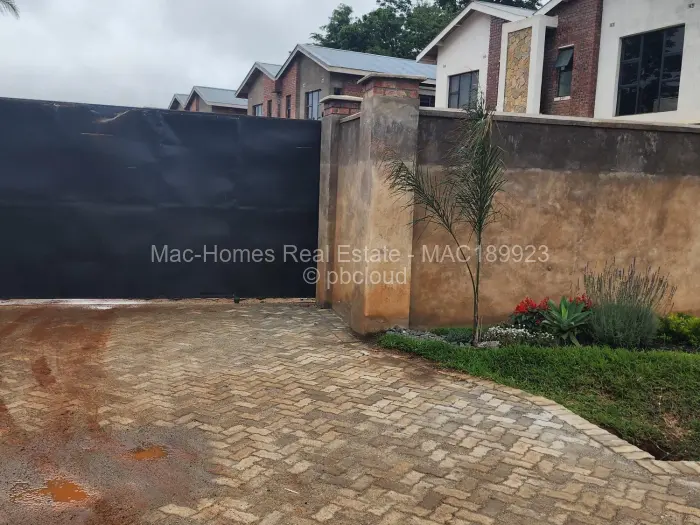 Flat/Apartment for Sale in Helensvale, Harare