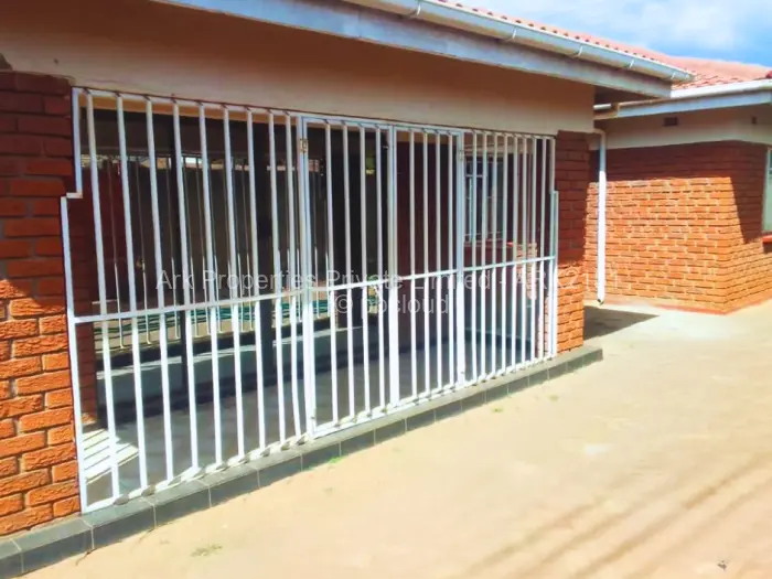 4 Bedroom House for Sale in Dawnview Park, Harare