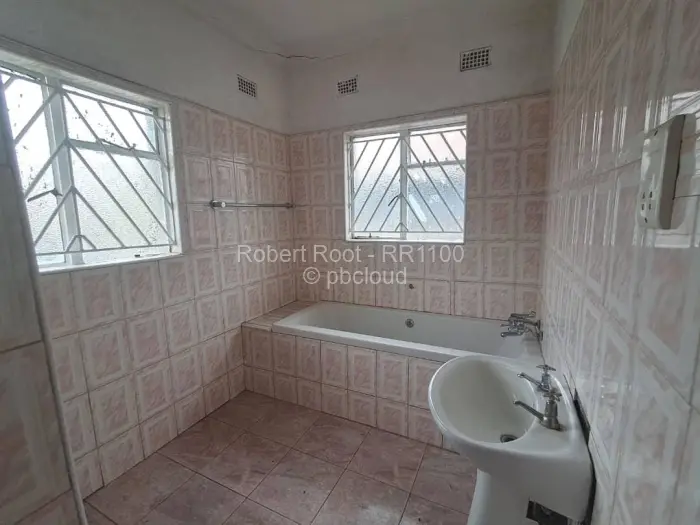4 Bedroom House to Rent in Parktown, Harare