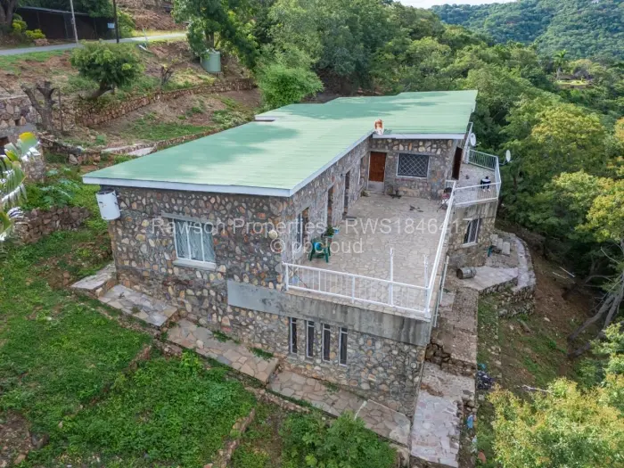 6 Bedroom House for Sale in Kariba, Kariba